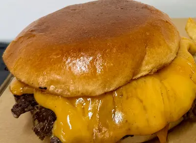 Extra Sajtos Smash Burger